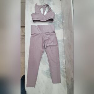 Carbon 38 Takara Shine Set. Color, Seafog Light Purple/mauve. Sz M